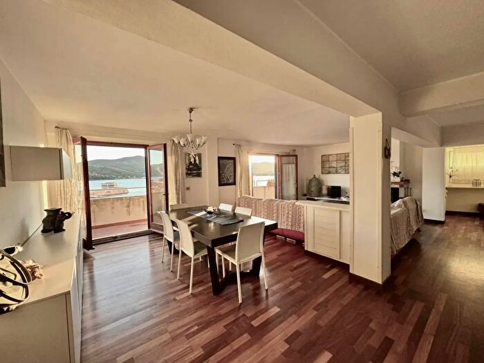 Appartamento con 5 locali in vendita in Portoferraio