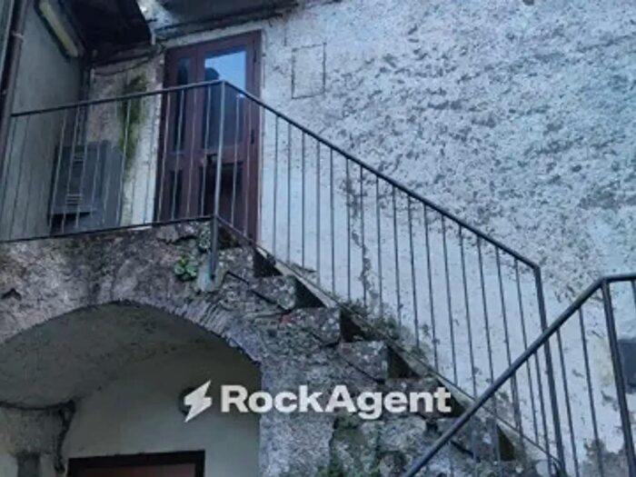 Appartamento bilocale in vendita in Via dei Granari, Vallerano