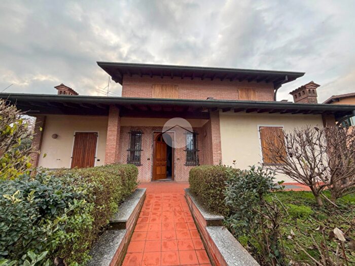 Casa quadrilocale in vendita in Via Palazzo, Montichiari