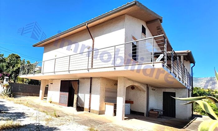 Casa con 5 locali in vendita in Sp Alcamo, Alcamo