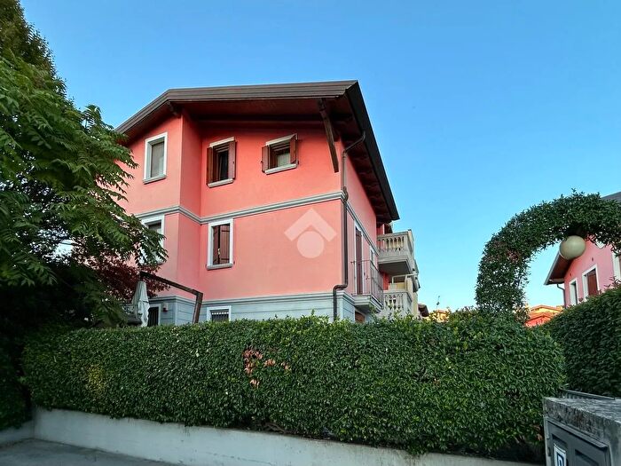 Appartamento trilocale in vendita in Via degli Onez, Cervignano Del Friuli