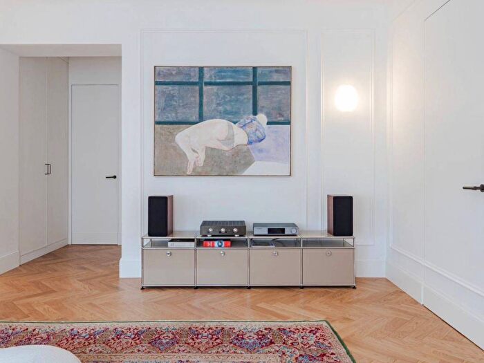 Appartamento trilocale in affitto in Via Vespri Siciliani, Piazza Napoli, Milano