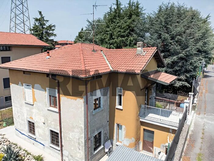 Appartamento trilocale in vendita in Enrico Fermi, Trezzo Sull'Adda