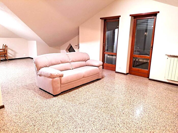 Appartamento trilocale in affitto in Corso Cortemilia, Corso Langhe Moretta Corso Cortemilia, Alba