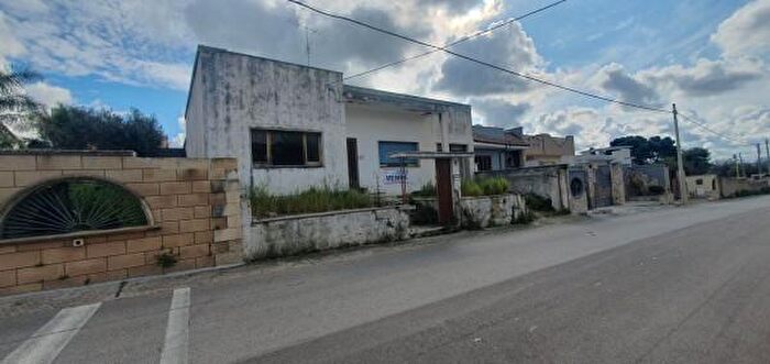 Casa quadrilocale in vendita in Corso Cesare Vergine, Tuglie