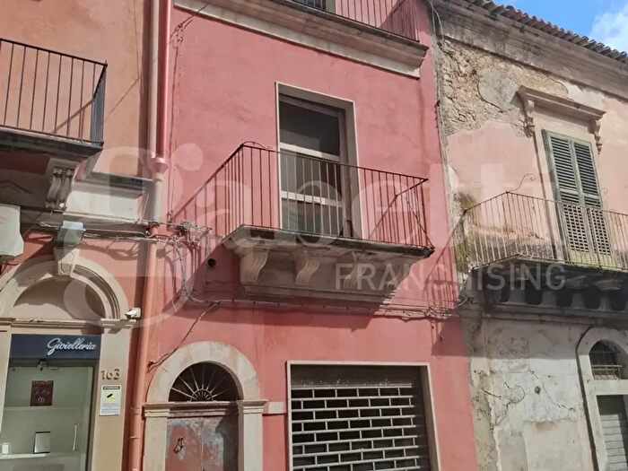 Casa in vendita in Via Sant'Anna, Ragusa