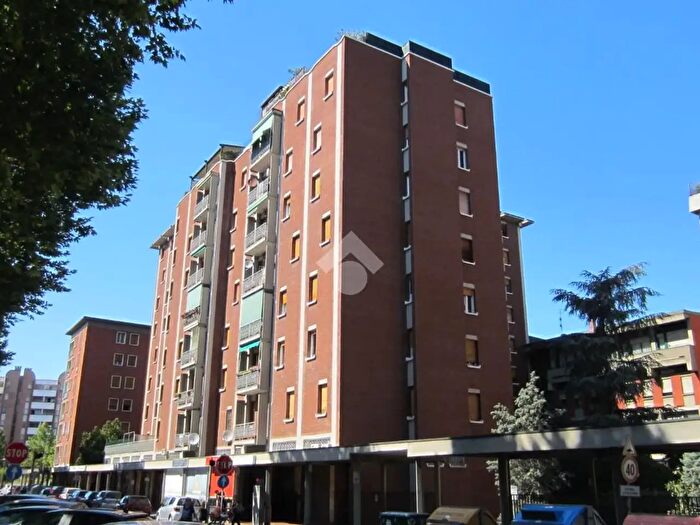 Appartamento trilocale in vendita in Viale della Repubblica, Bologna