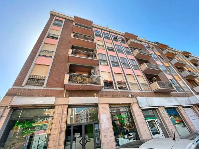 Appartamento trilocale in vendita in Via Abruzzi, Cagliari