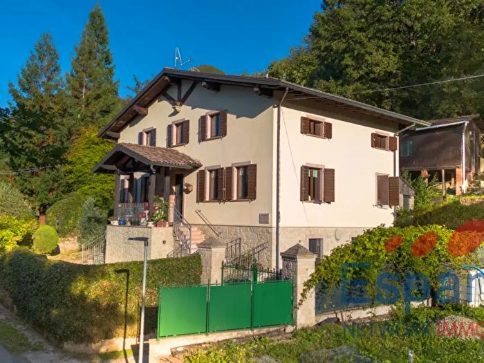 Casa con 6 locali in vendita in Grizzana Morandi