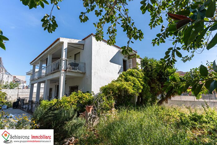 Casa con 5 locali in vendita in Siracusa