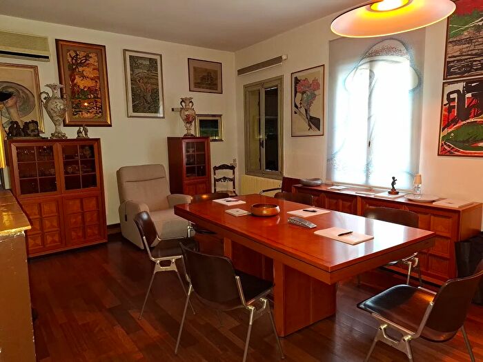 Casa quadrilocale in vendita in Piazza De Fabris Nove, Nove