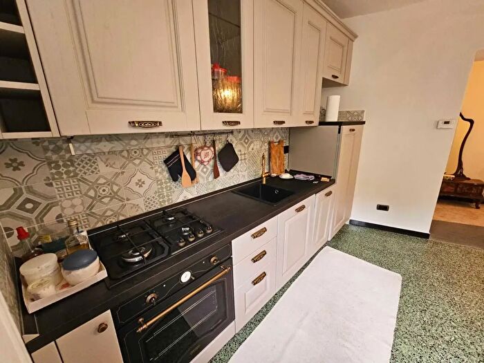 Appartamento con 6 locali in affitto in Via San Martino, Ceranesi