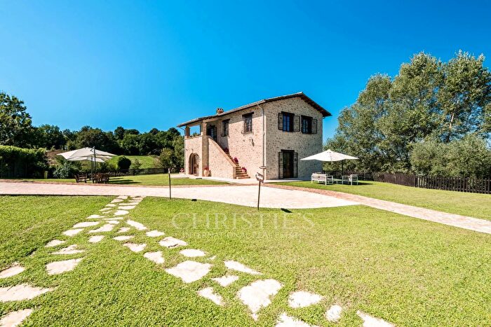 Casa con 13 locali in vendita in Via dei Tre Colli Sp, Tarano