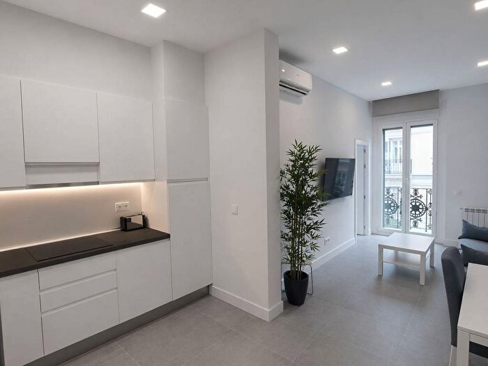 Appartamento bilocale in affitto in Via Poggibonsi, Gambara, Milano