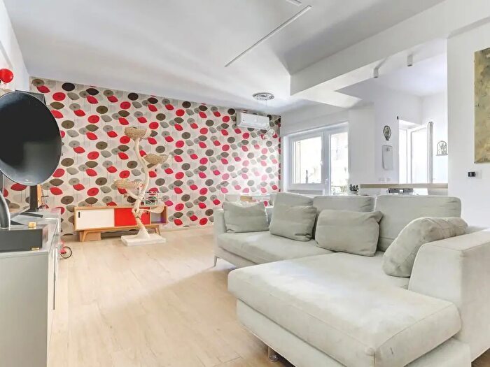 Appartamento trilocale in vendita in Roma