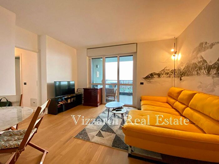 Appartamento trilocale in affitto in Via Enrico Cosenz, Bovisa, Milano