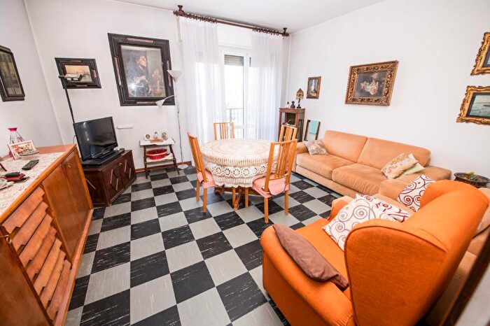 Appartamento quadrilocale in vendita in Via dei Larici, Milano