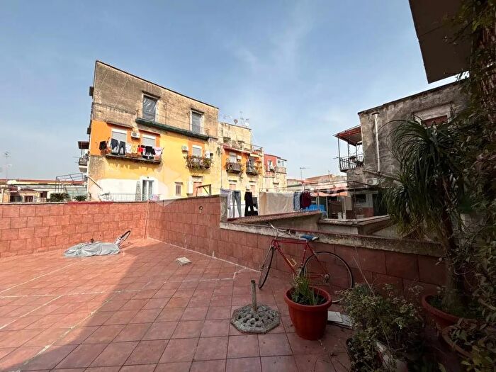 Appartamento quadrilocale in vendita in Piazzetta San Gennaro a Materdei, Napoli