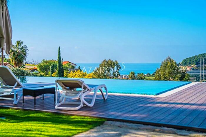 Casa quadrilocale in vendita in Bordighera