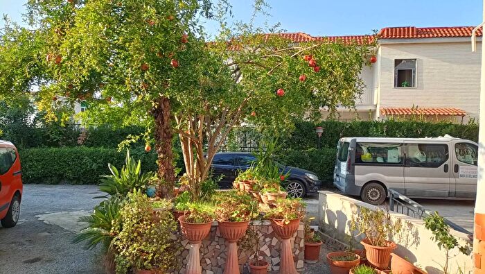 Casa con 13 locali in vendita in Via Lago Patria Giugliano in Campania, Giugliano In Campania