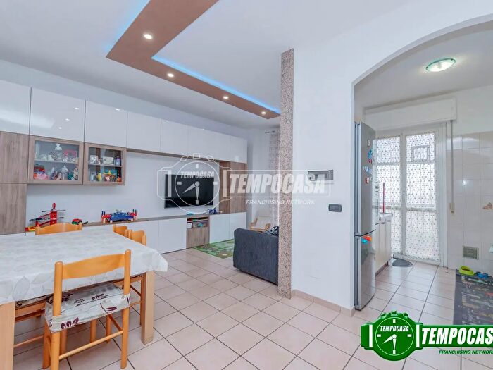 Appartamento trilocale in vendita in Via Fratelli Cervi, Pero