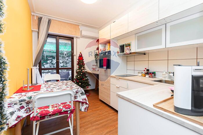 Appartamento bilocale in vendita in Via Laggiaro, Rapallo