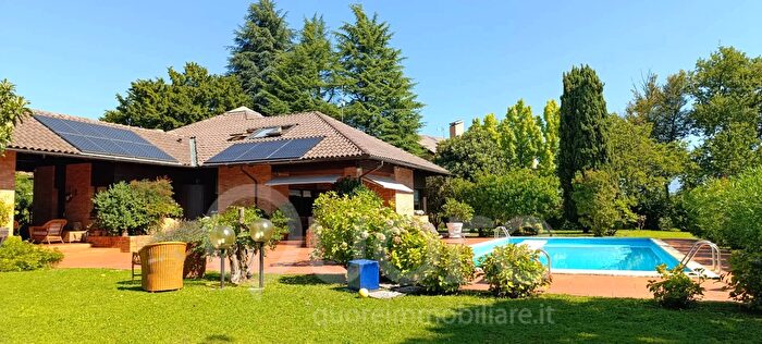 Casa con 20 locali in vendita in Fagagna