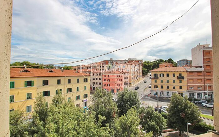 Appartamento con 5 locali in vendita in Corso Carlo Alberto, Ancona