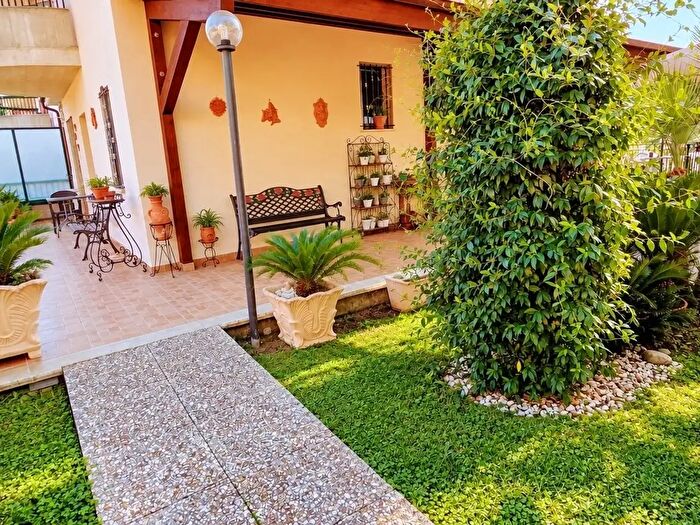 Casa con 13 locali in vendita in Via delle Begonie, Ascoli Piceno