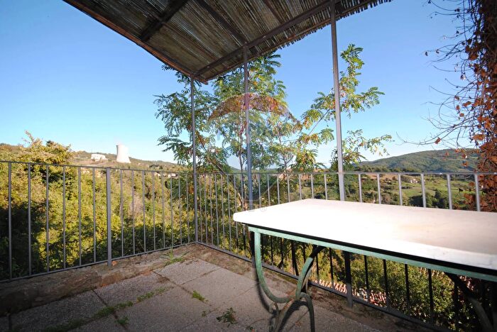 Casa quadrilocale in vendita in Castelnuovo Val Di Cecina