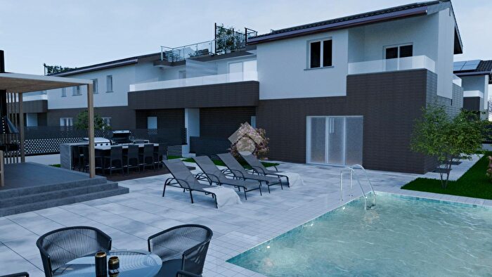 Casa quadrilocale in vendita in Via Mornerina, Monza