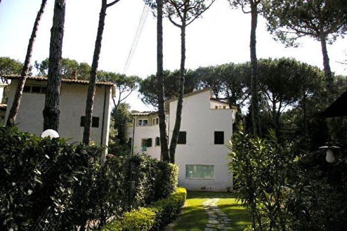 Casa quadrilocale in affitto in Forte Dei Marmi
