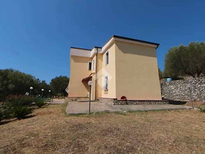 Appartamento quadrilocale in vendita in Appartamento Loc Teano, Camerota