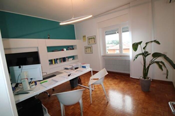 Appartamento con 6 locali in vendita in Viale Giuseppe Verdi, Jesi