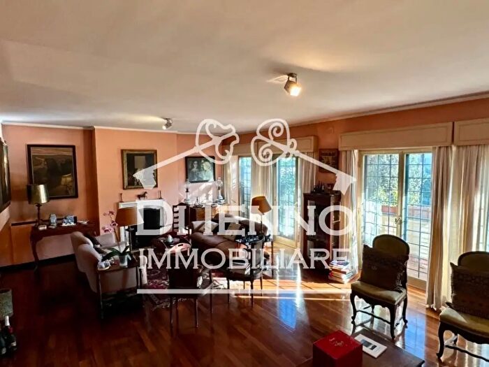 Casa con 5 locali in vendita in Via Pieve di Cadore, Roma