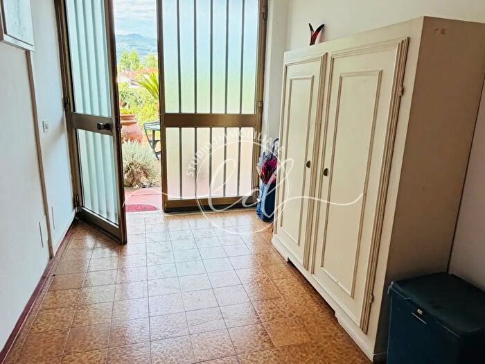 Appartamento trilocale in affitto in Pietrasanta