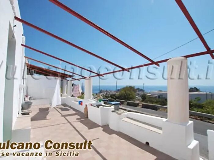 Casa trilocale in vendita in Via San Leonardo, Lipari