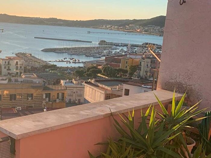 Appartamento bilocale in affitto in Corso Nicola Terracciano, Anfiteatro, Pozzuoli