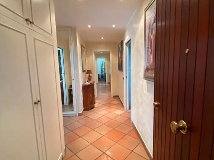 Appartamento con 5 locali in vendita in Viale Regina Elena, Messina