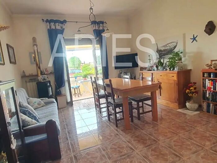 Appartamento trilocale in vendita in Via Remo La Valle, Fiumicino