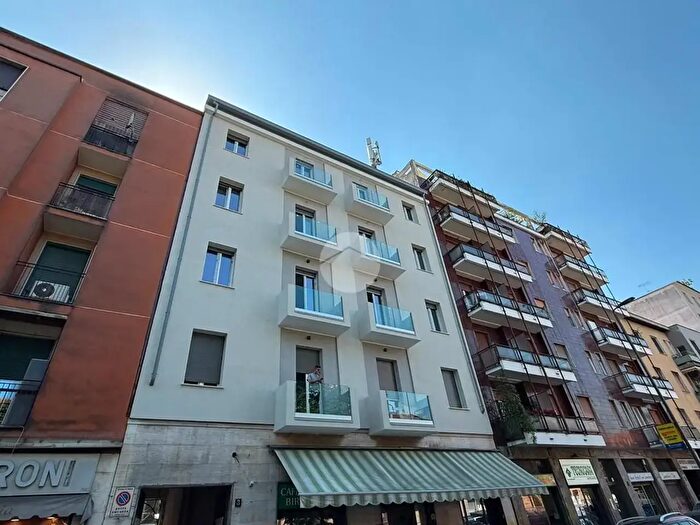 Appartamento trilocale in vendita in Via Angelo Inganni, Milano