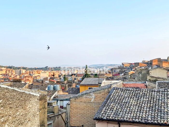 Casa con 8 locali in vendita in Vespucci, Canicatti