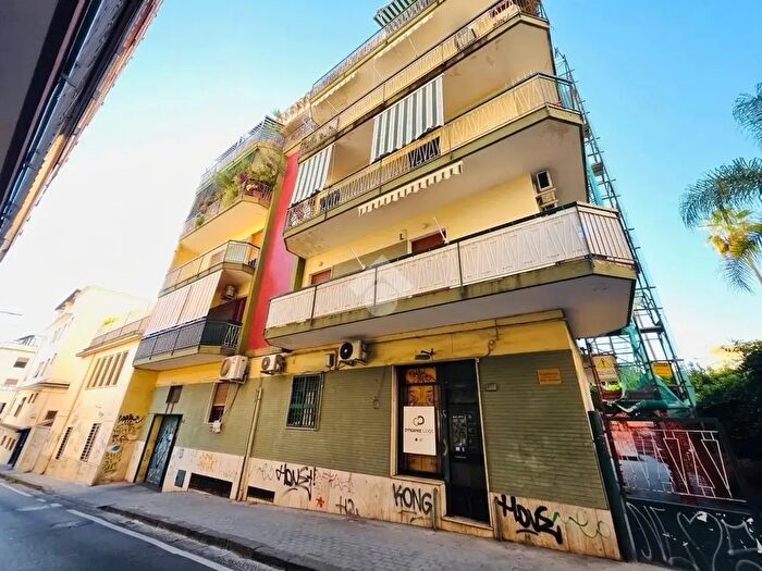 Appartamento trilocale in vendita in Via Sedivola, Torre Del Greco
