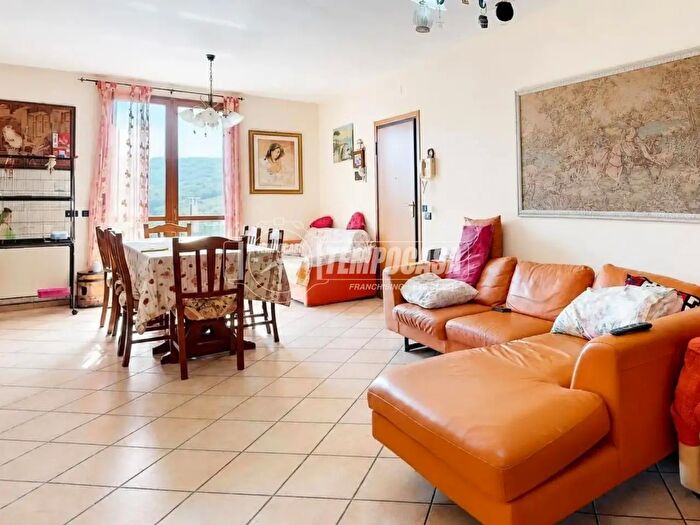 Appartamento quadrilocale in vendita in Via Pavullese, Marano Sul Panaro