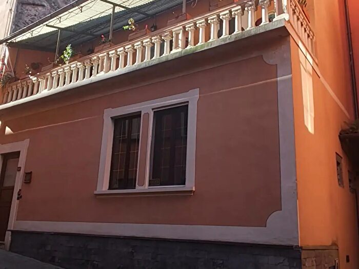 Casa con 5 locali in vendita in Gallicano