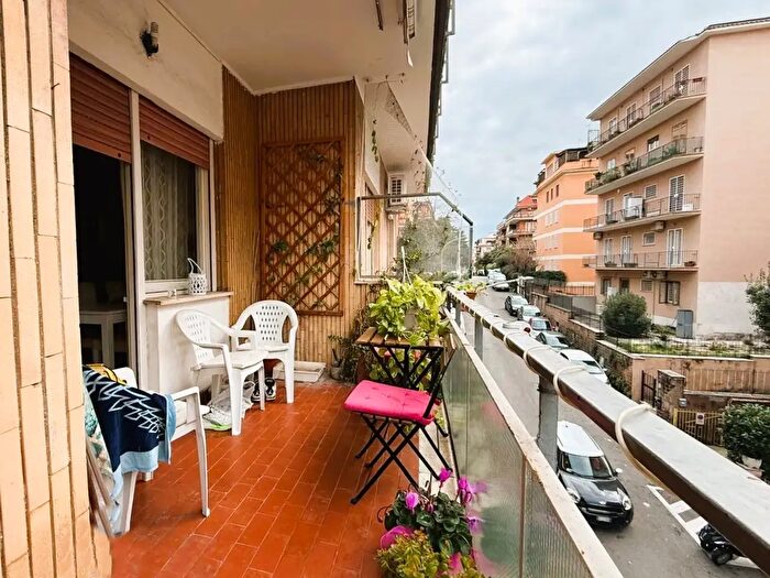 Appartamento trilocale in vendita in Via Nino Martoglio, Roma