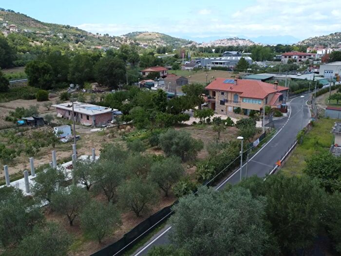 Casa con 8 locali in vendita in Via Cannetiello, Agropoli