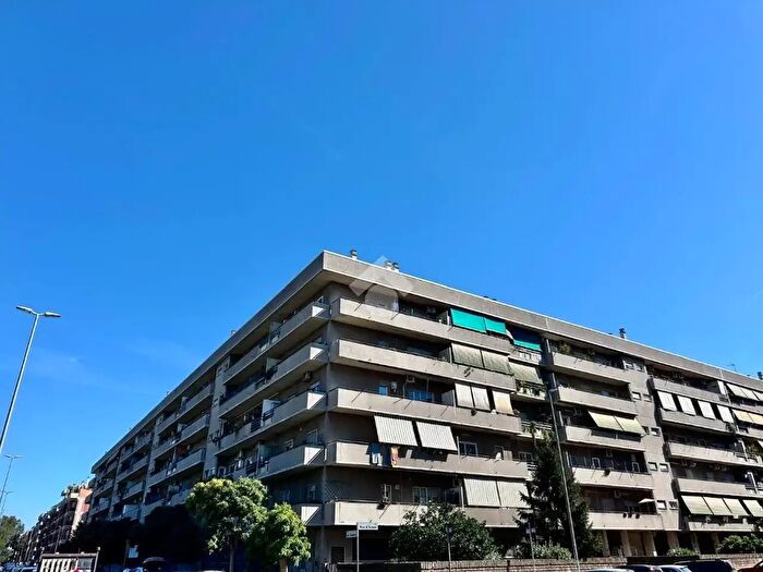 Appartamento quadrilocale in vendita in Via Mare di Tasman, Roma
