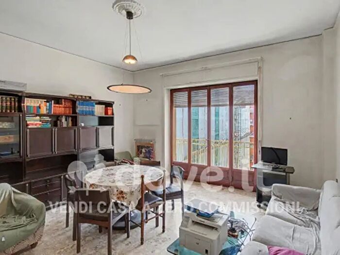 Appartamento trilocale in vendita in Via Rocco Galdieri, Salerno