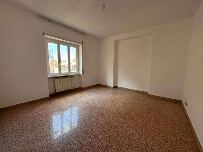 Appartamento trilocale in vendita in Via Ermenegildo Pistelli, Roma
